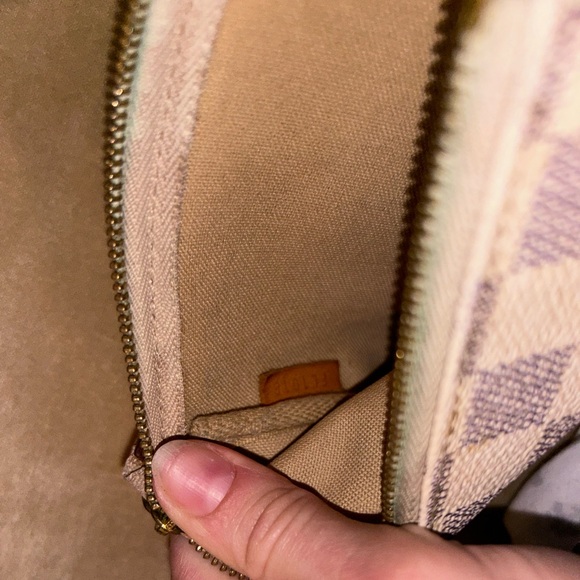 Louis Vuitton White and Blue Checkered Women's Bag - Picture 10 of 10